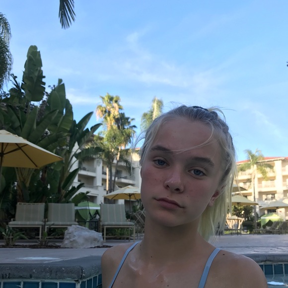 Meet your Posher, Olivia - Picture 1 of 1